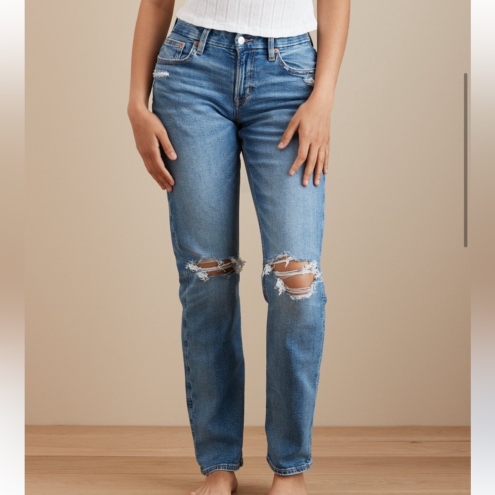 American Eagle Women's Distressed Blue Jeans